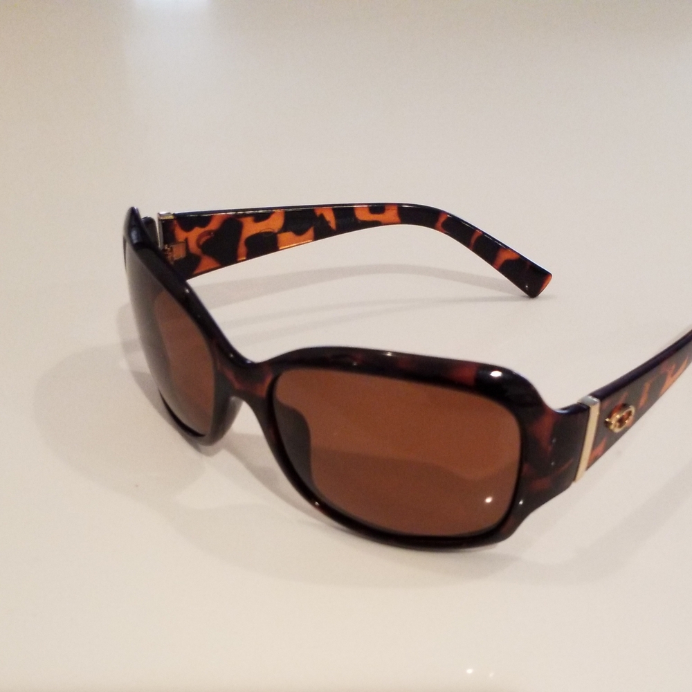 Tortoise Shell Sunglasses - Picture 4 of 4